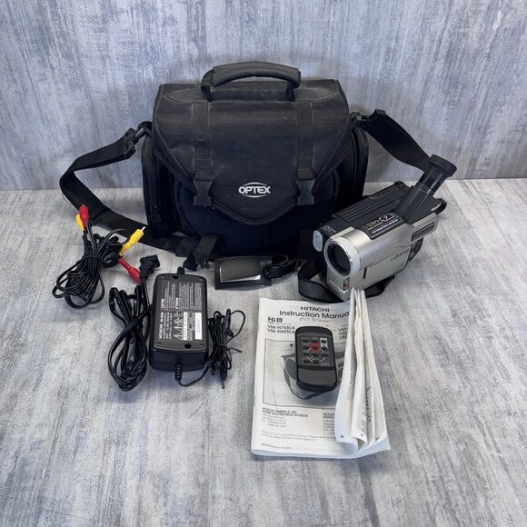 Hitachi VM-E575LE Video Camera - Picture 1 of 16